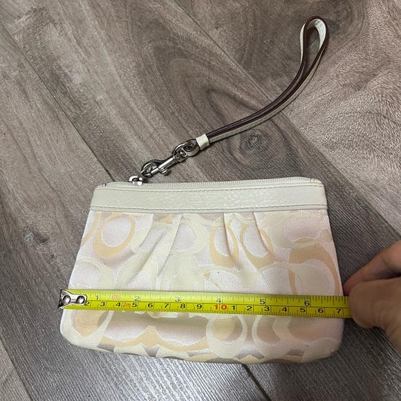 Coach Wristwallet - Picture 7 of 7